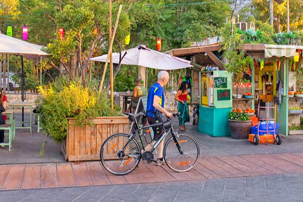 jerusalem or tel aviv. where to live?